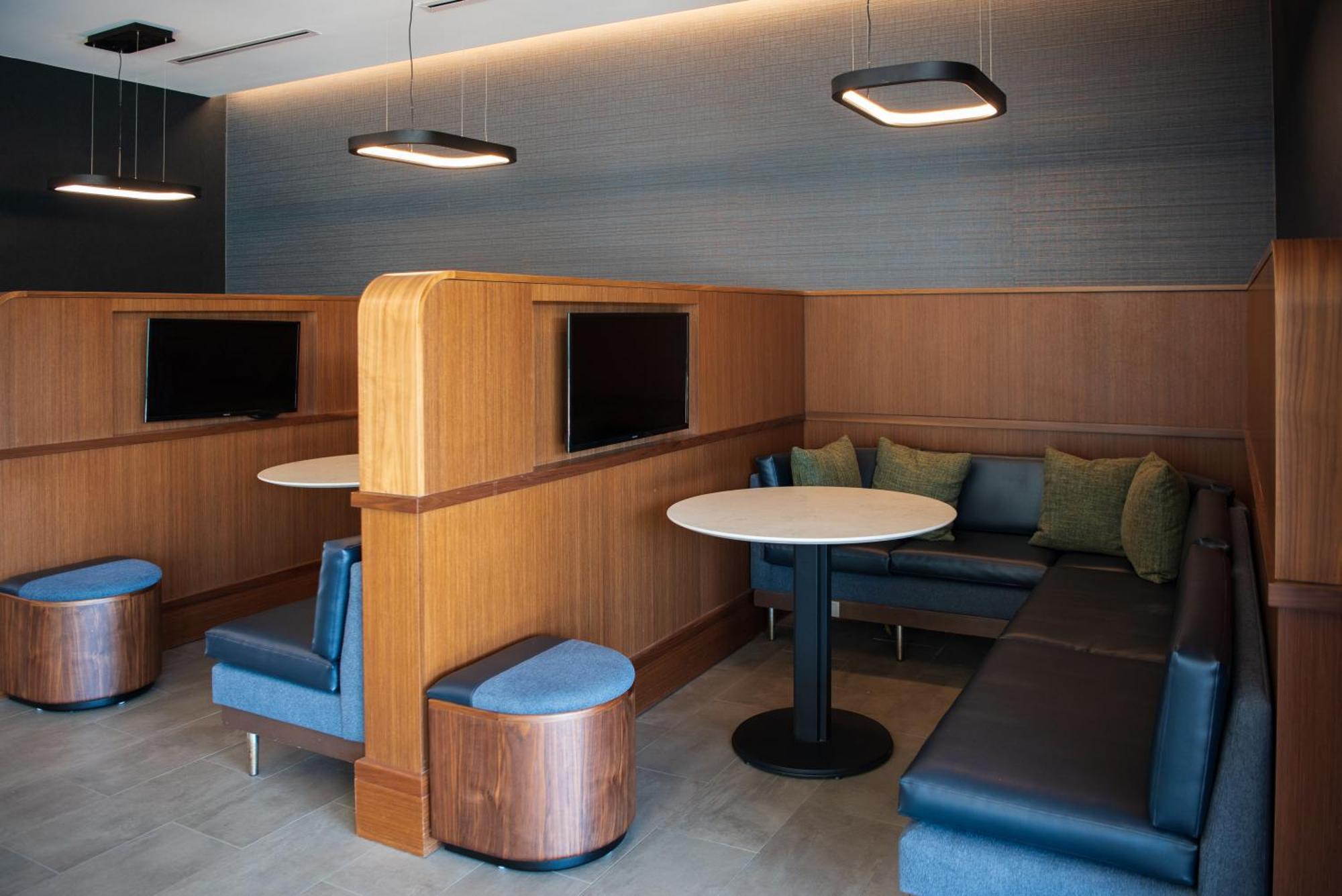Courtyard By Marriott Lake City Extérieur photo
