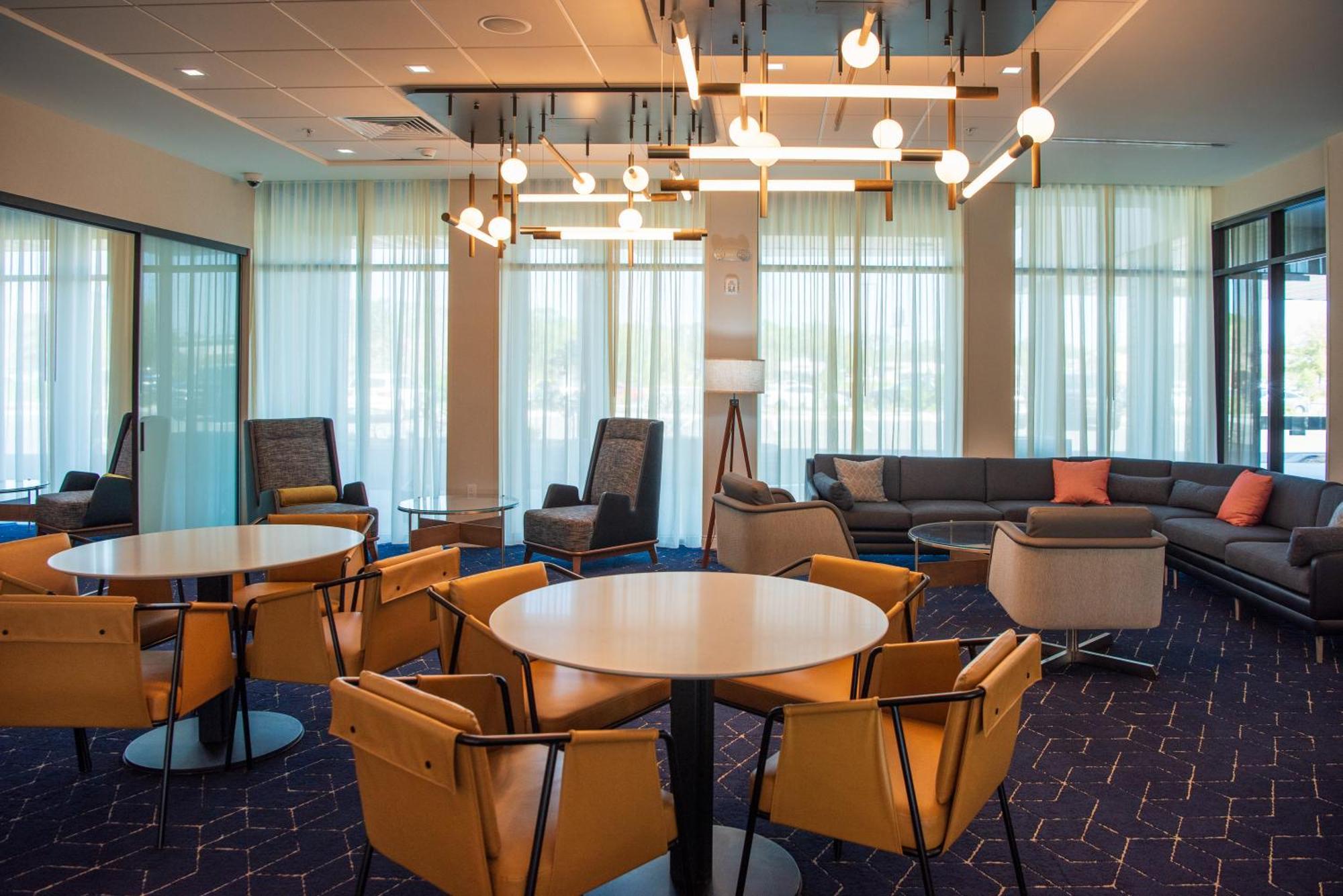 Courtyard By Marriott Lake City Extérieur photo